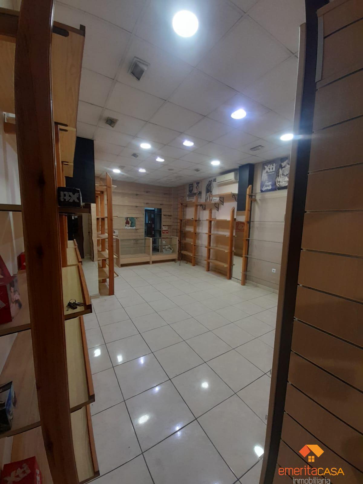 Venta de local comercial en Almendralejo