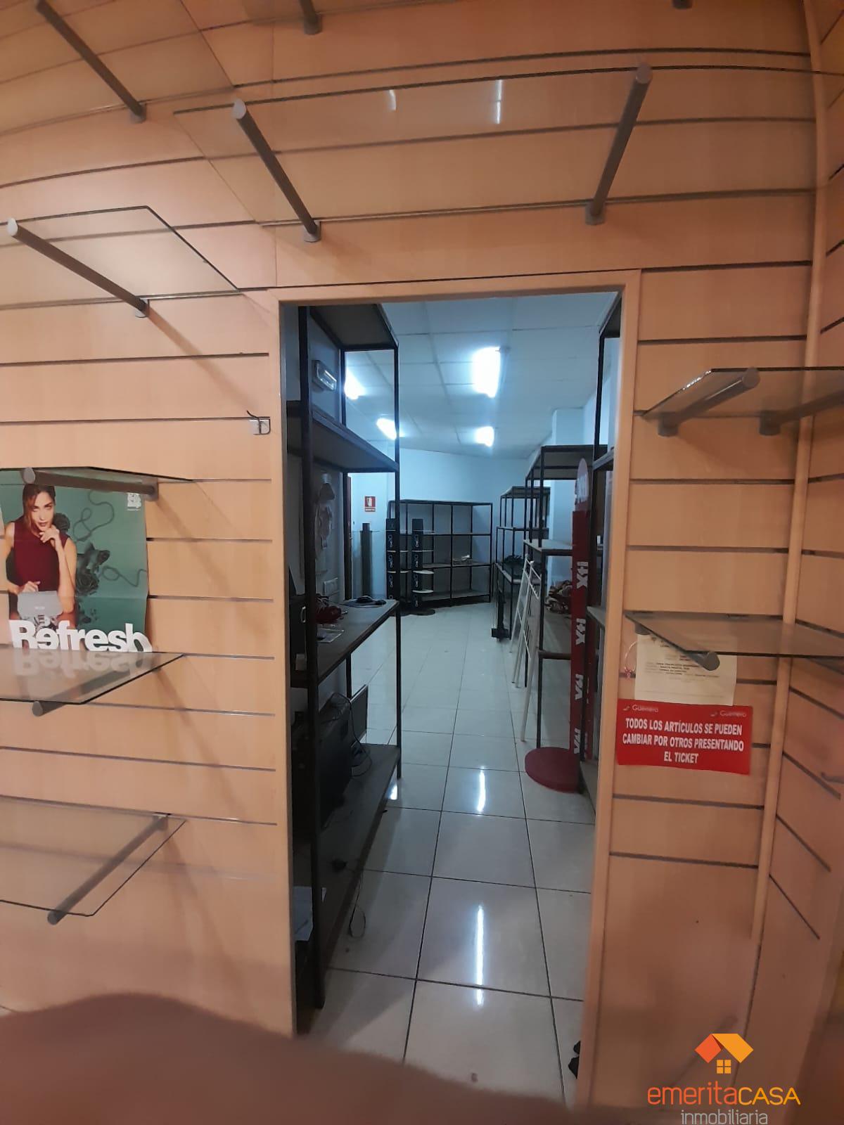 Venta de local comercial en Almendralejo