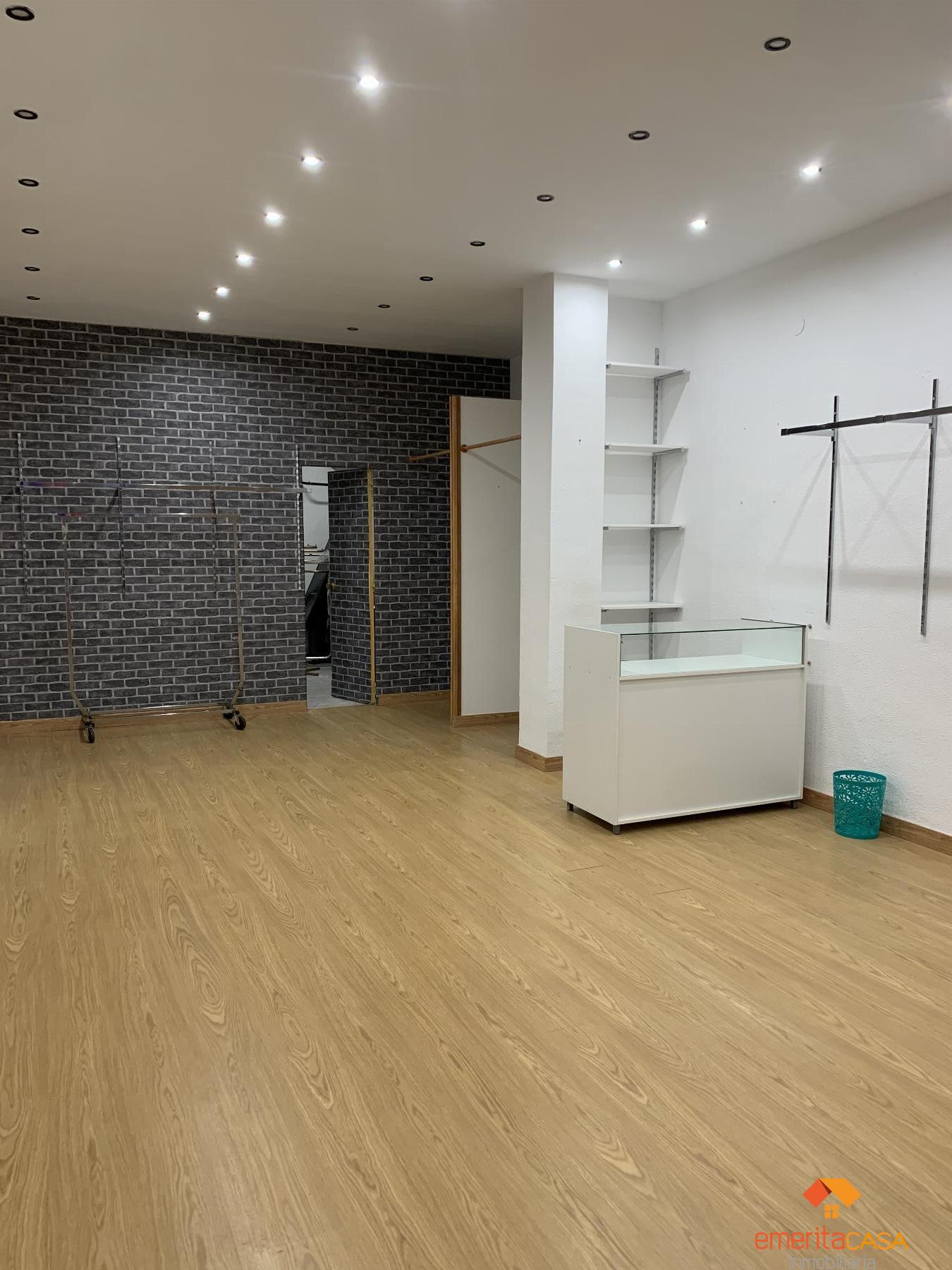 For rent of commercial in Almendralejo