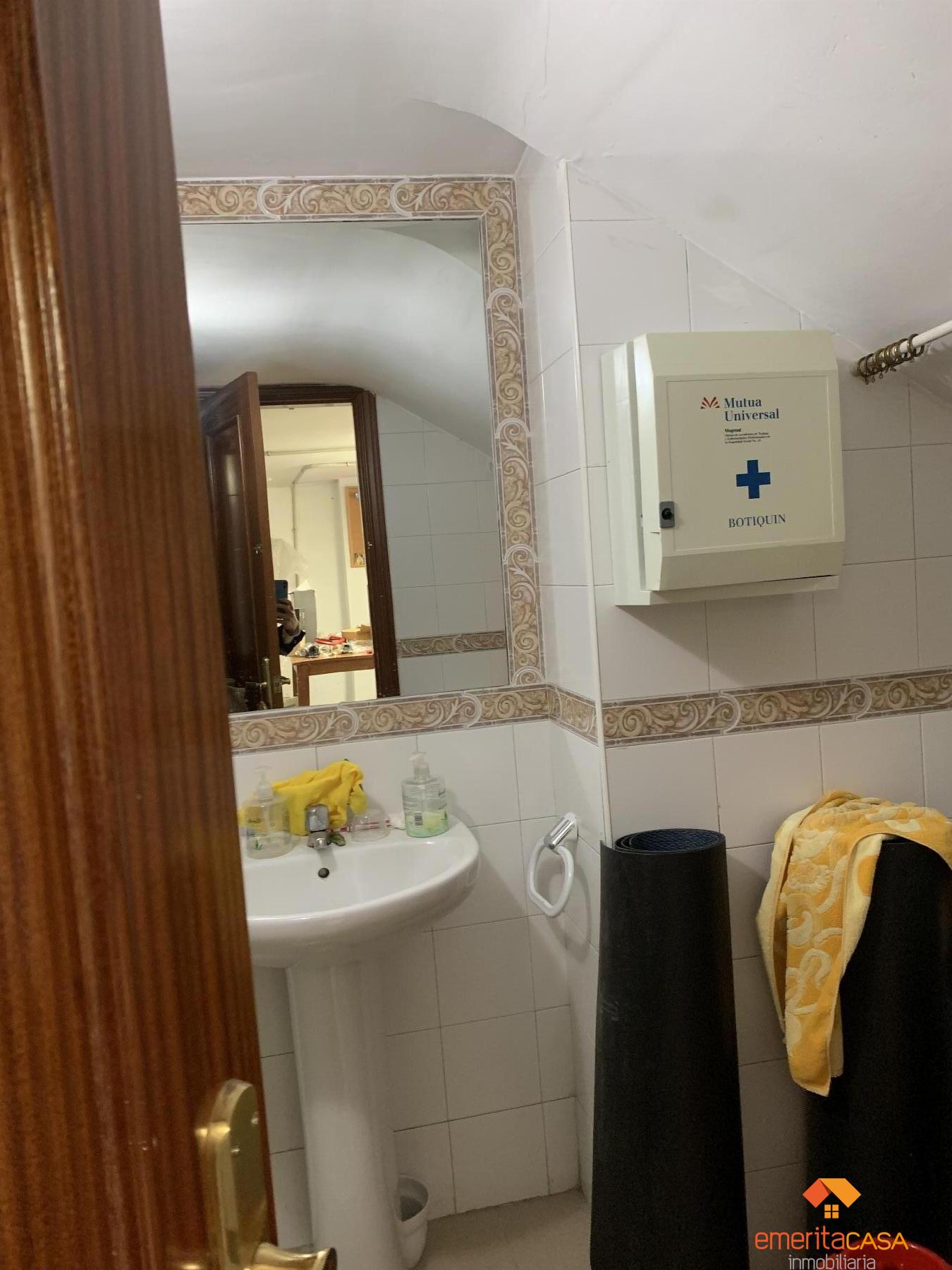 For rent of commercial in Almendralejo