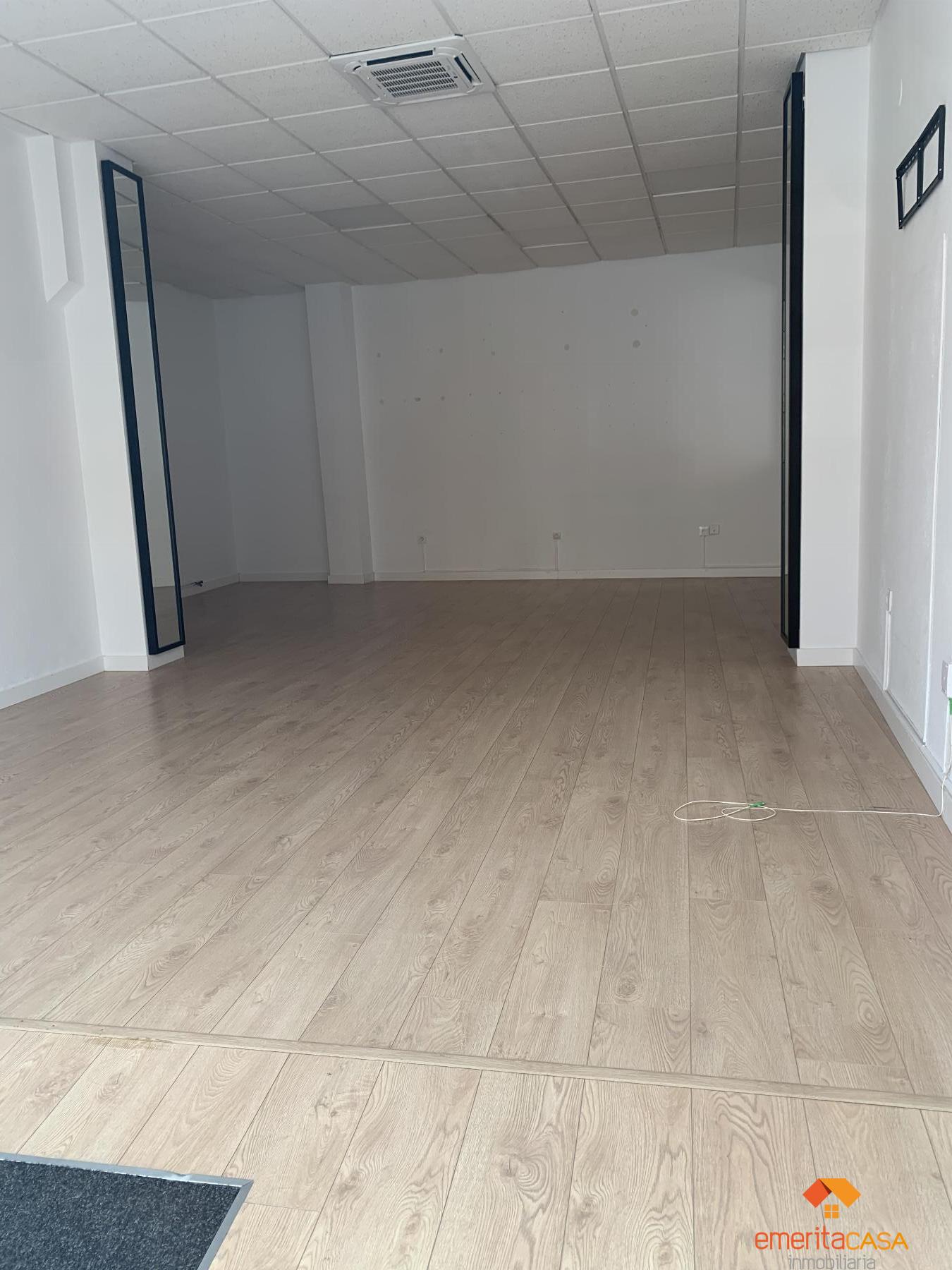 For rent of commercial in Almendralejo