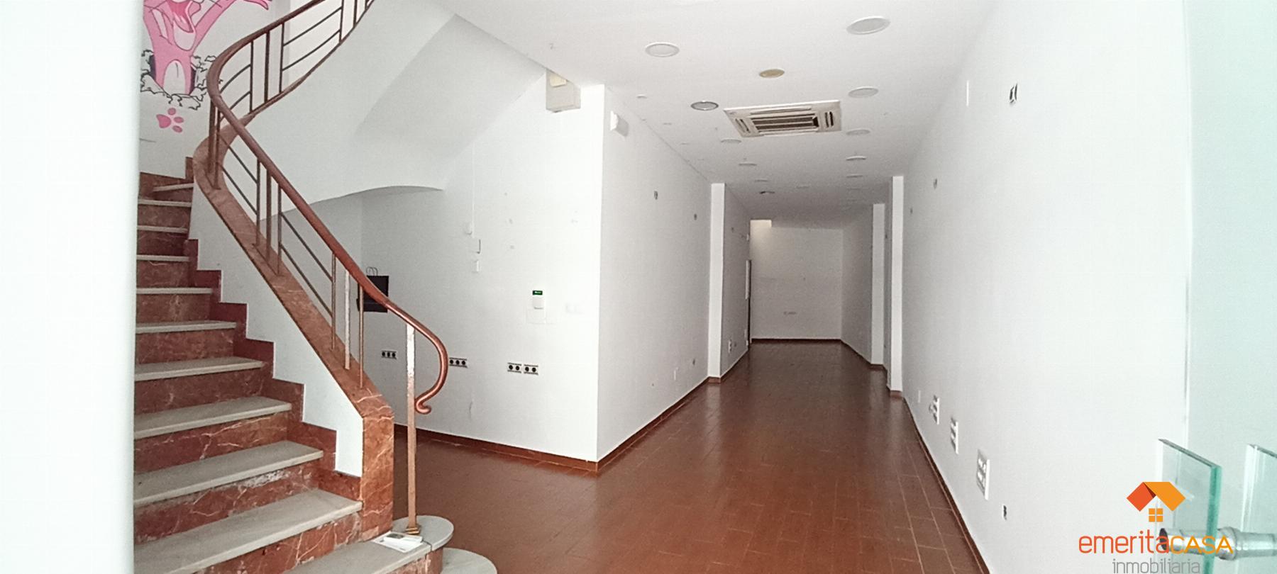 For sale of commercial in Almendralejo