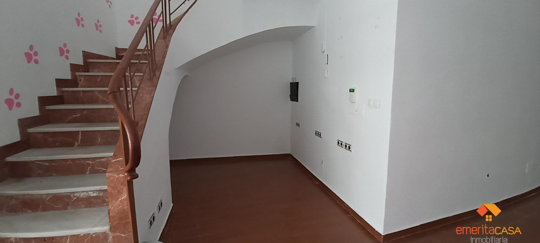 For sale of commercial in Almendralejo