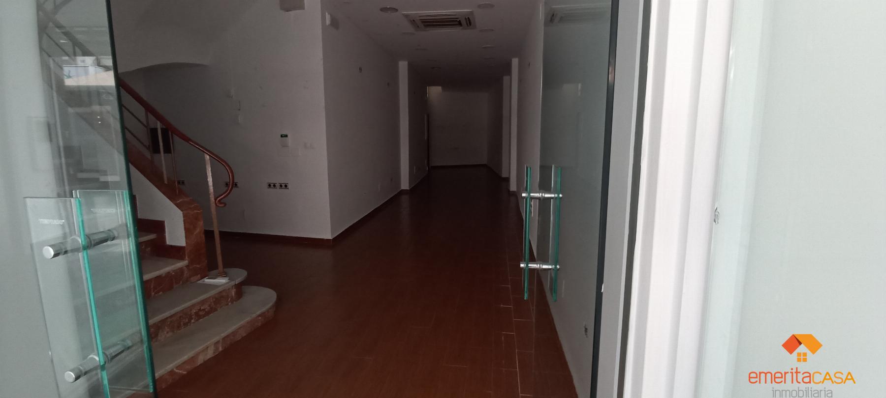 For sale of commercial in Almendralejo
