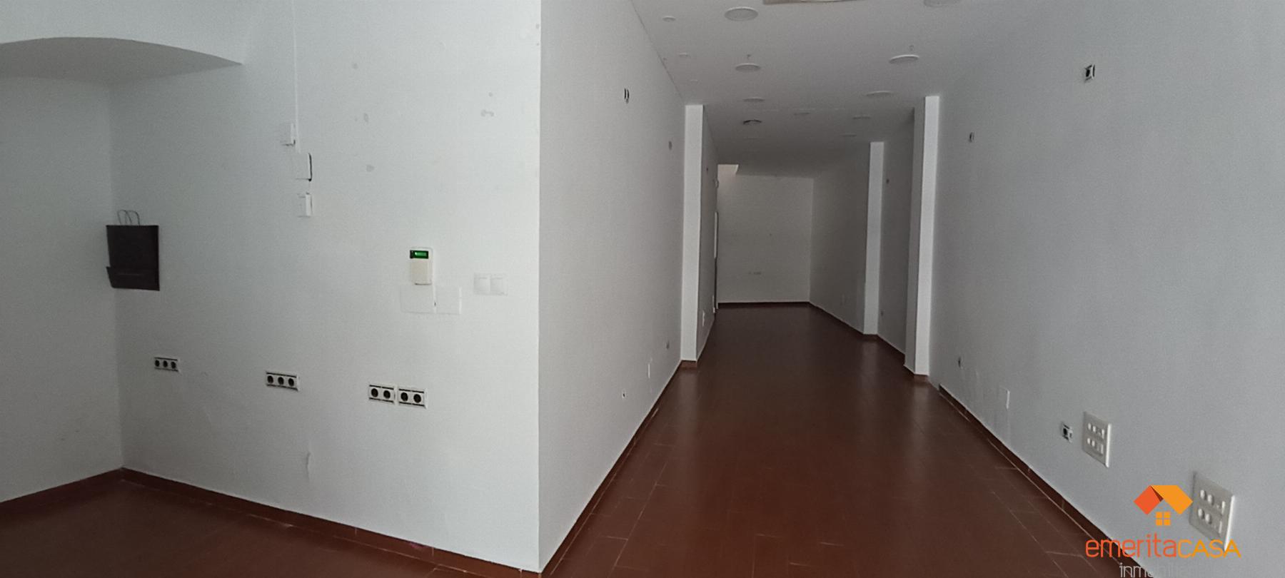 For sale of commercial in Almendralejo