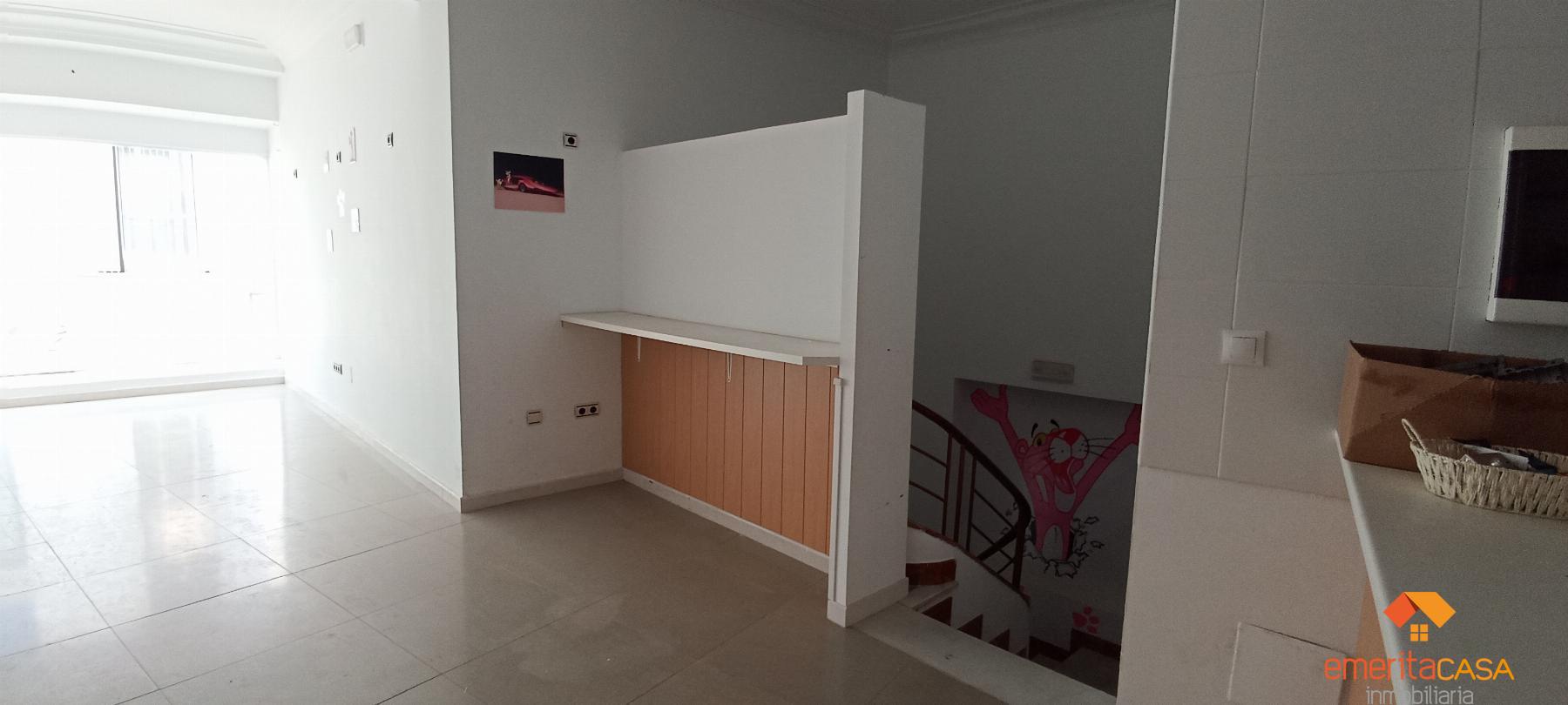 For sale of commercial in Almendralejo