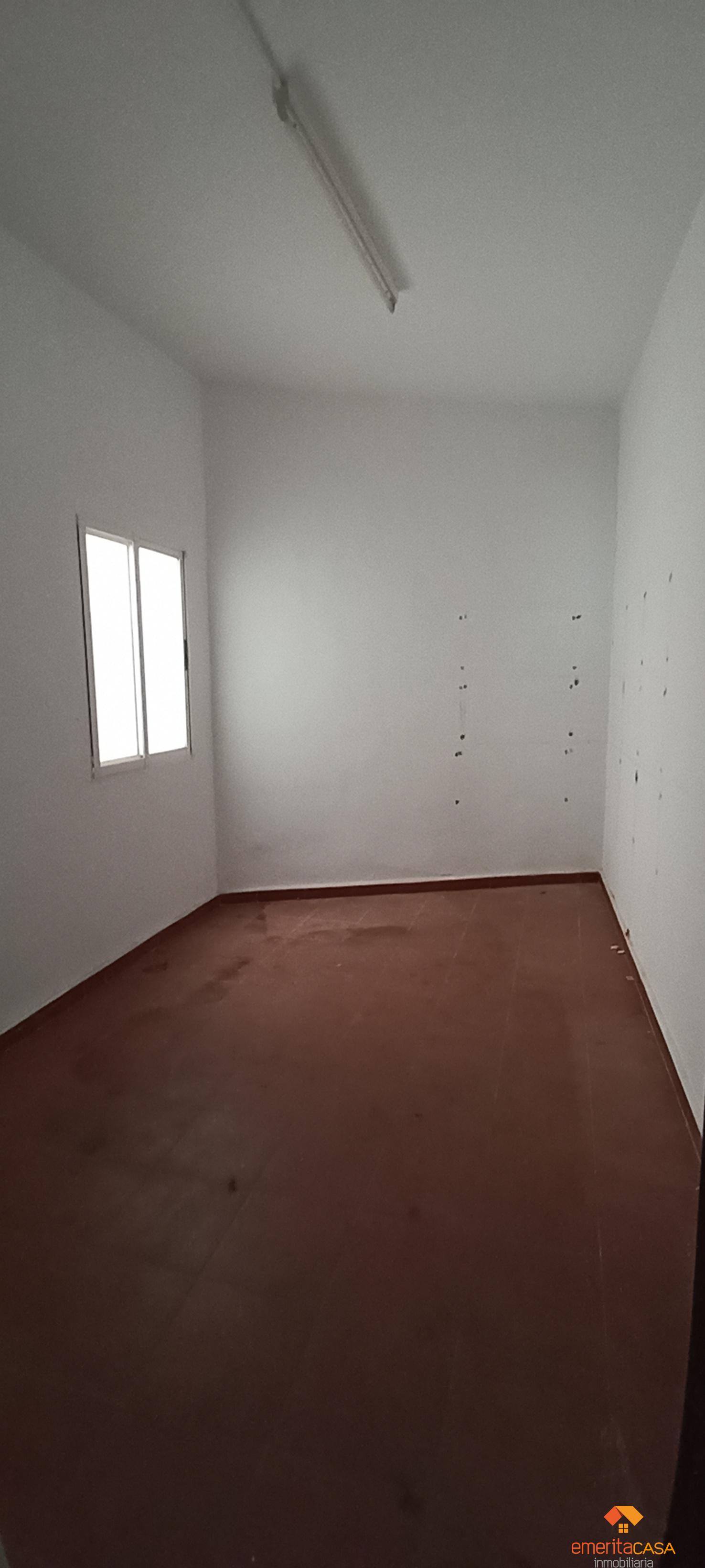 For sale of commercial in Almendralejo
