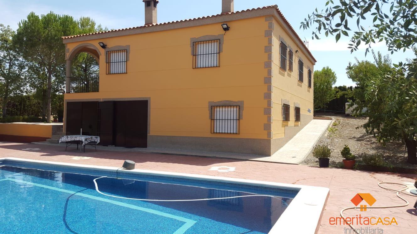 For sale of chalet in Almendralejo