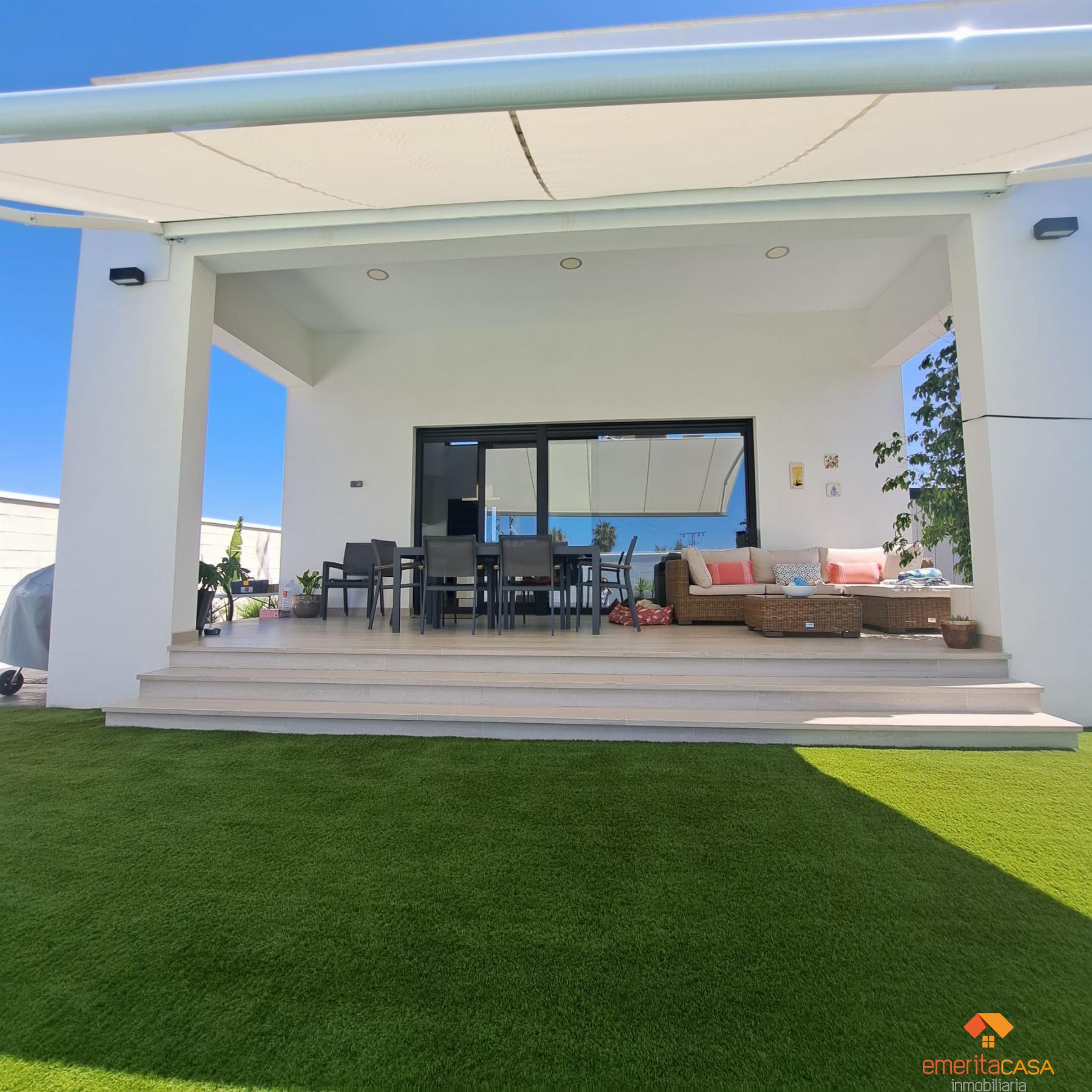 For sale of chalet in Almendralejo