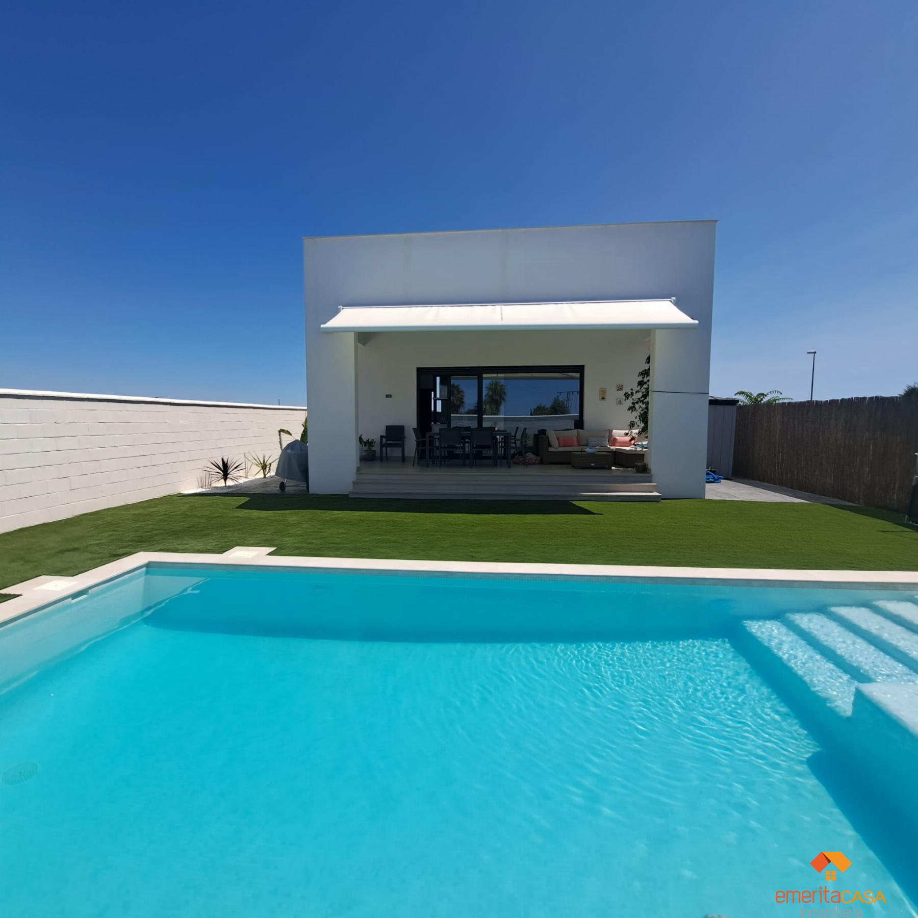 For sale of chalet in Almendralejo