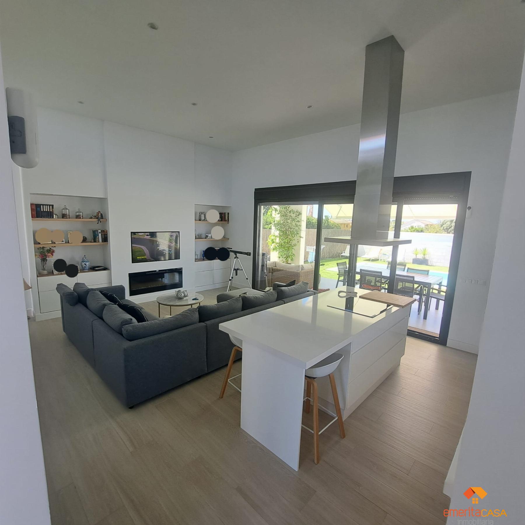 For sale of chalet in Almendralejo