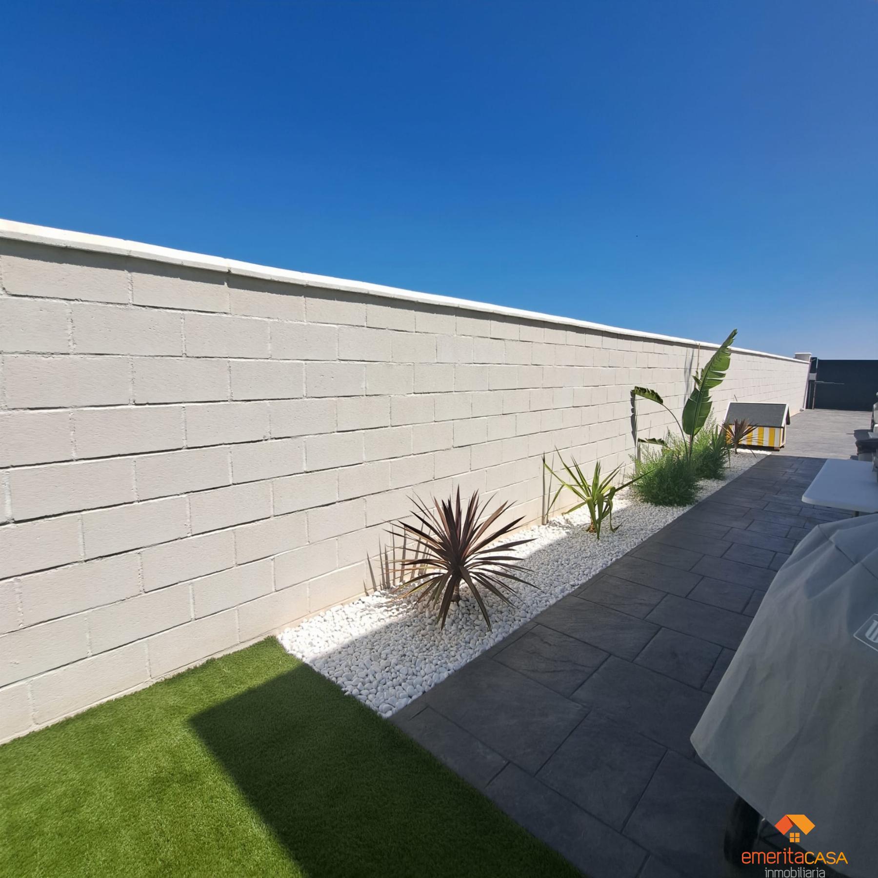 For sale of chalet in Almendralejo