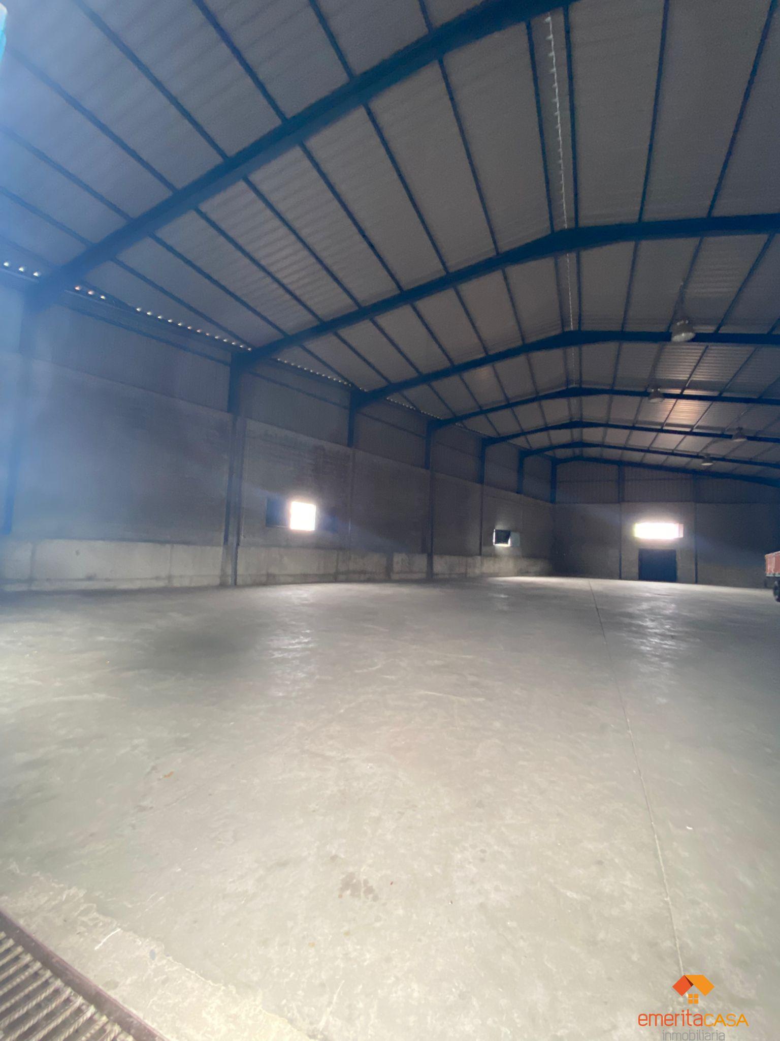 Alquiler de nave en Trujillanos