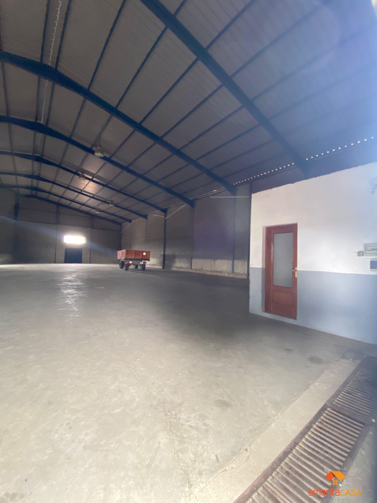 Alquiler de nave en Trujillanos