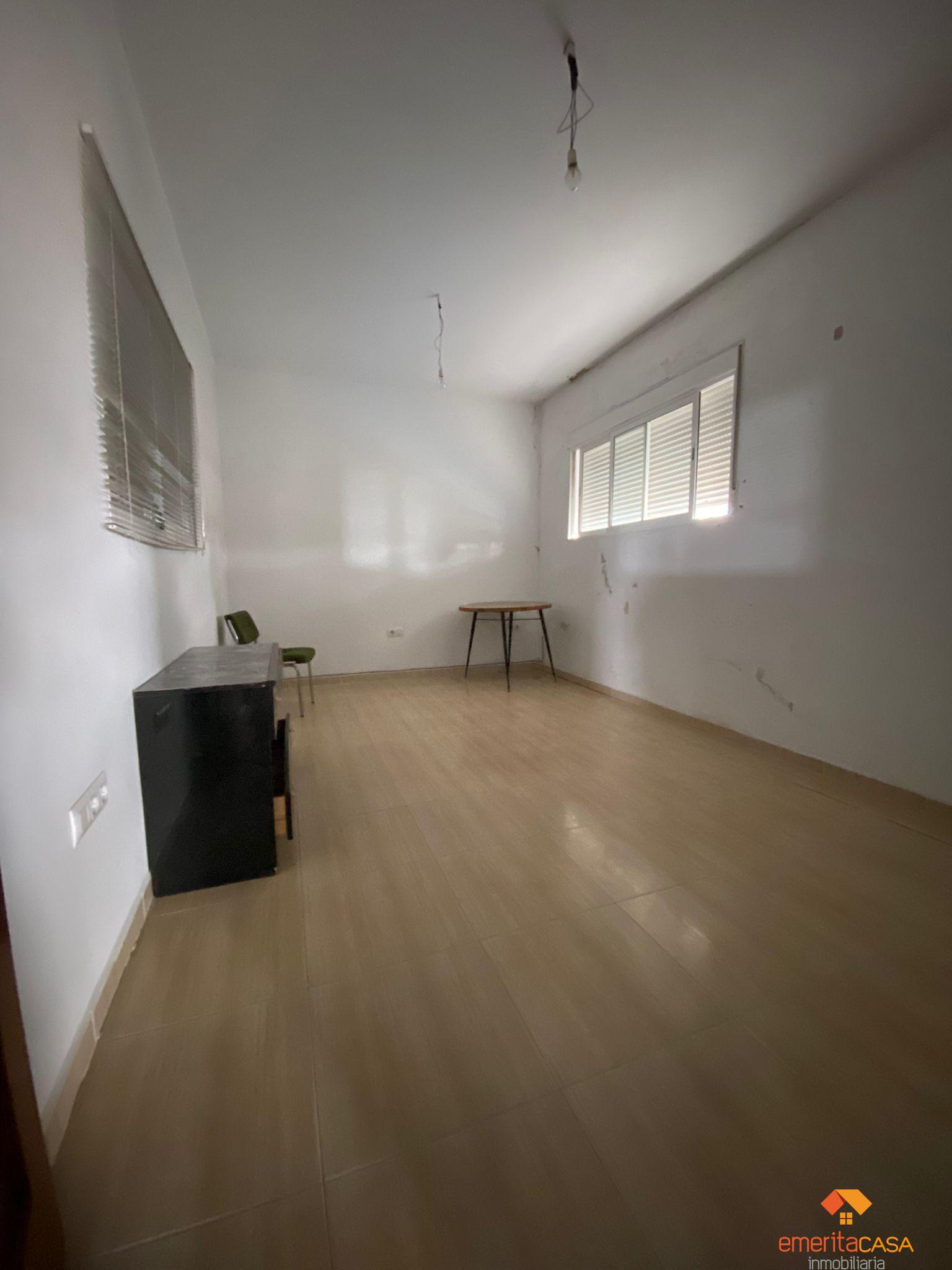 Alquiler de nave en Trujillanos