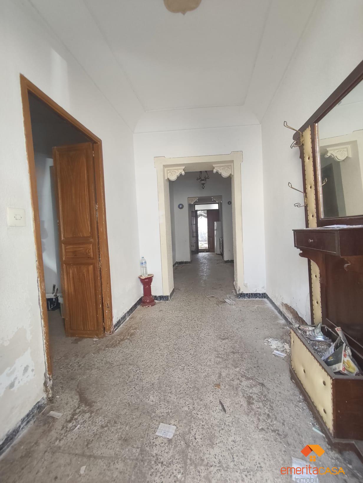 For sale of house in Almendralejo