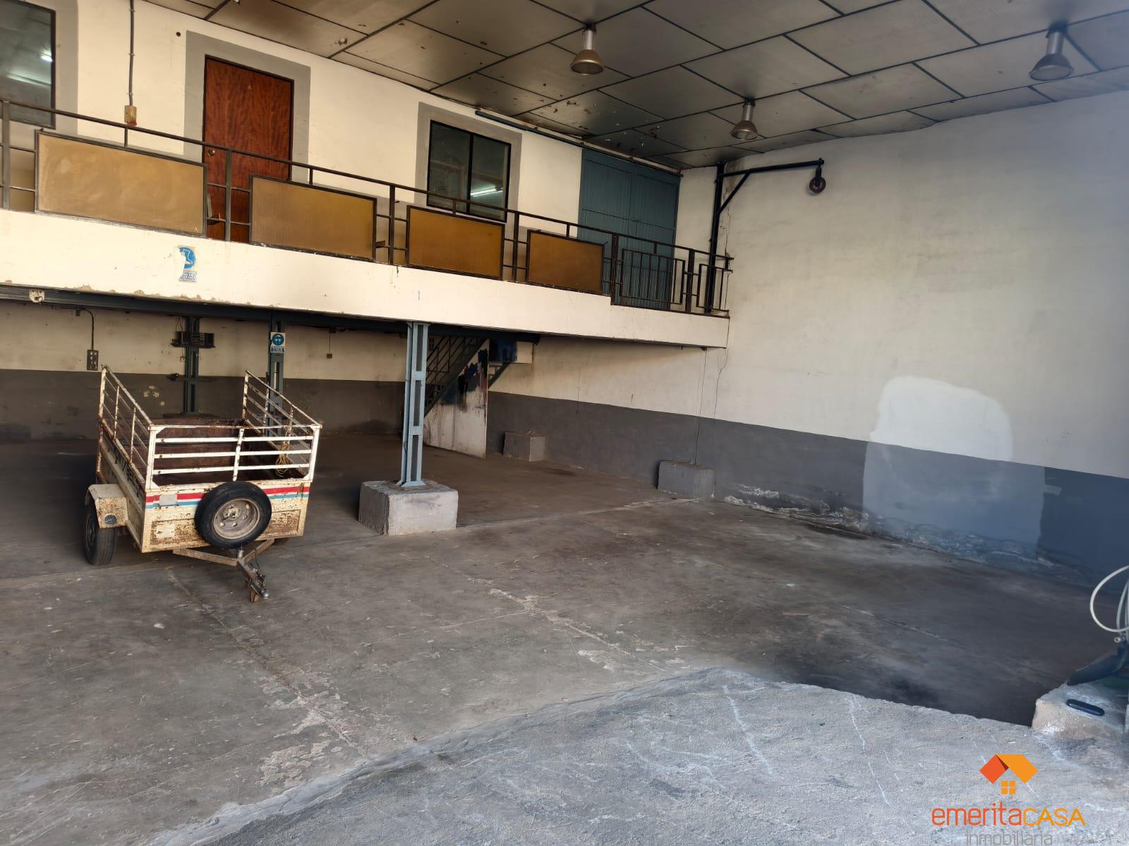 Venta de nave en Cáceres