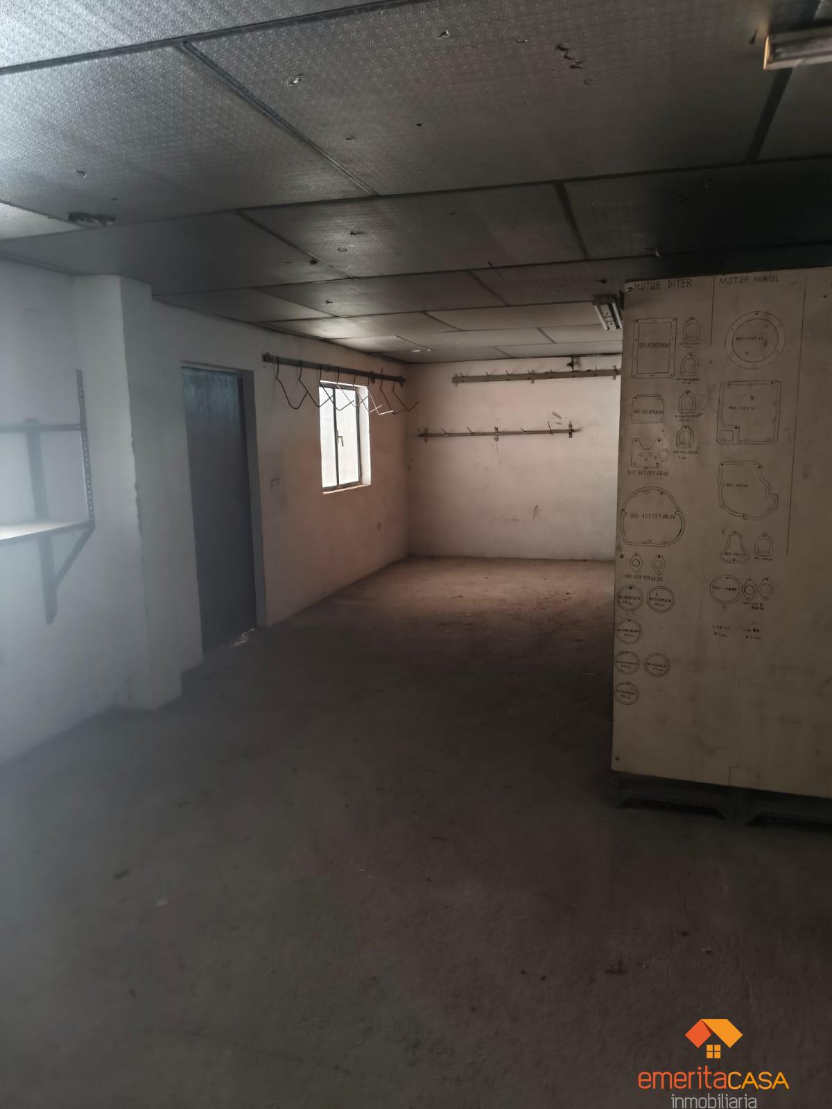 Venta de nave en Cáceres