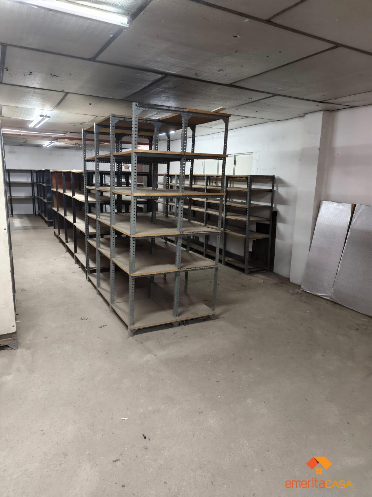 Venta de nave en Cáceres