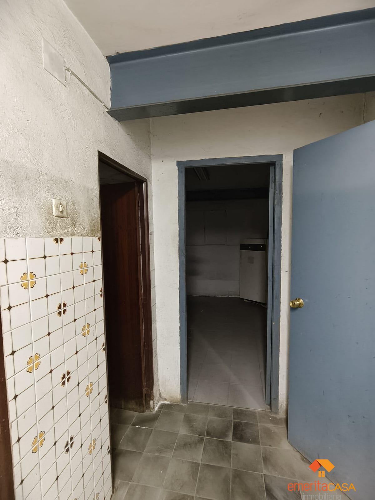 Venta de nave en Cáceres