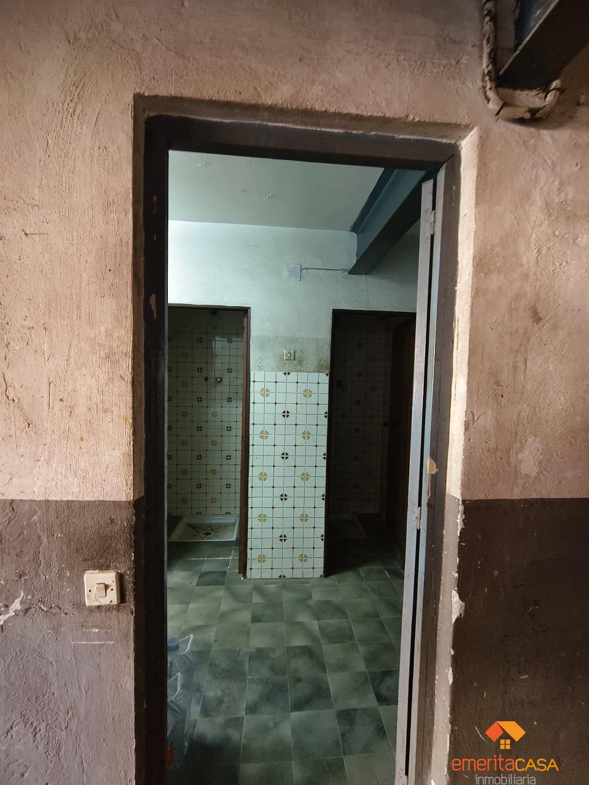 Venta de nave en Cáceres
