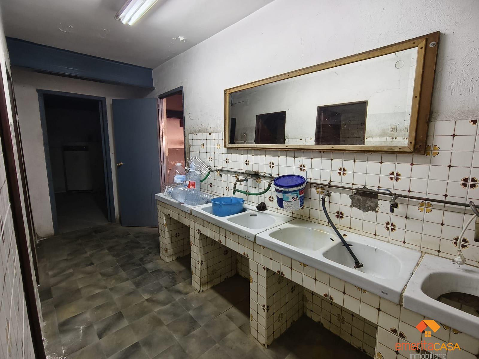Venta de nave en Cáceres
