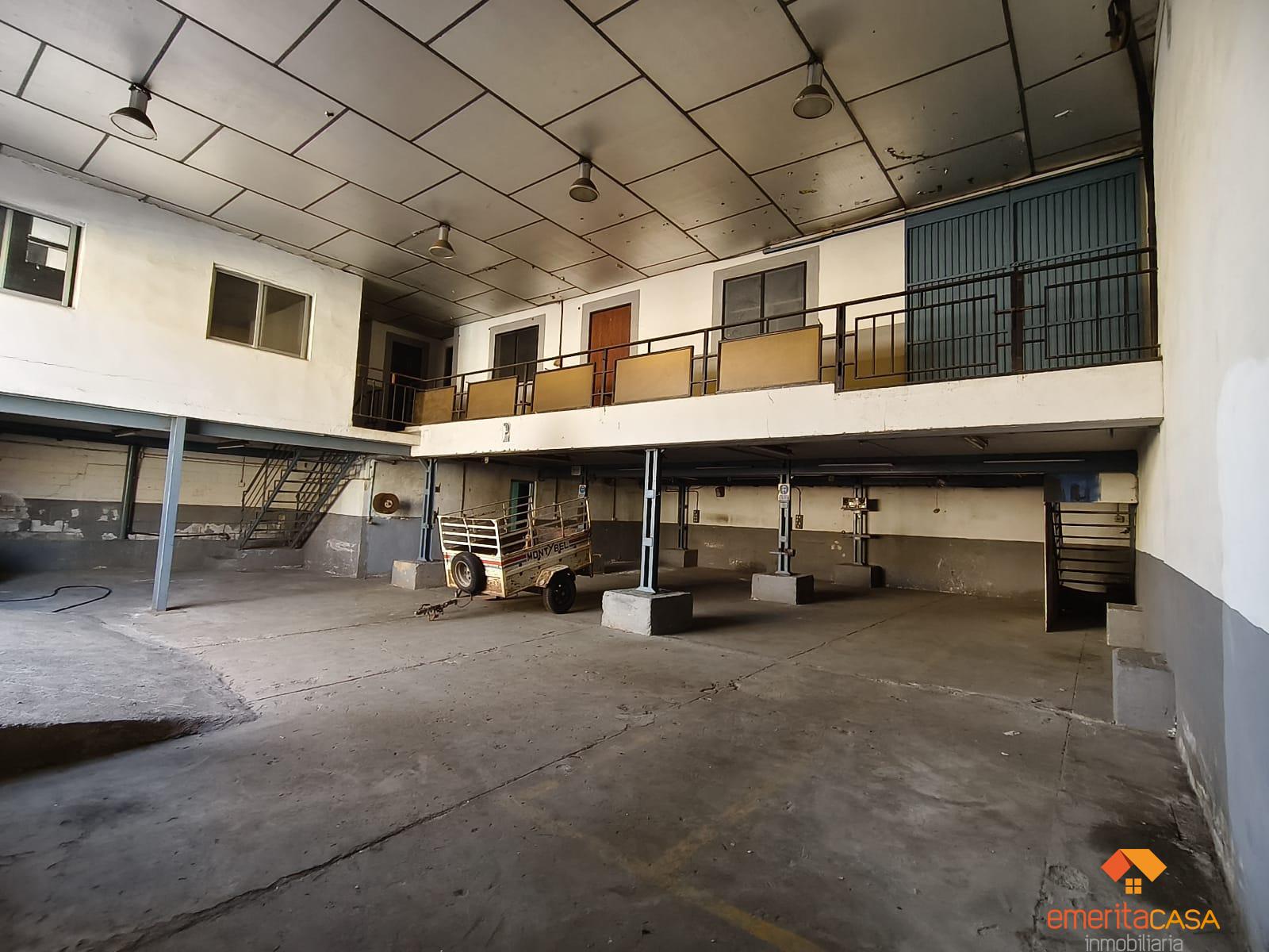 Venta de nave en Cáceres