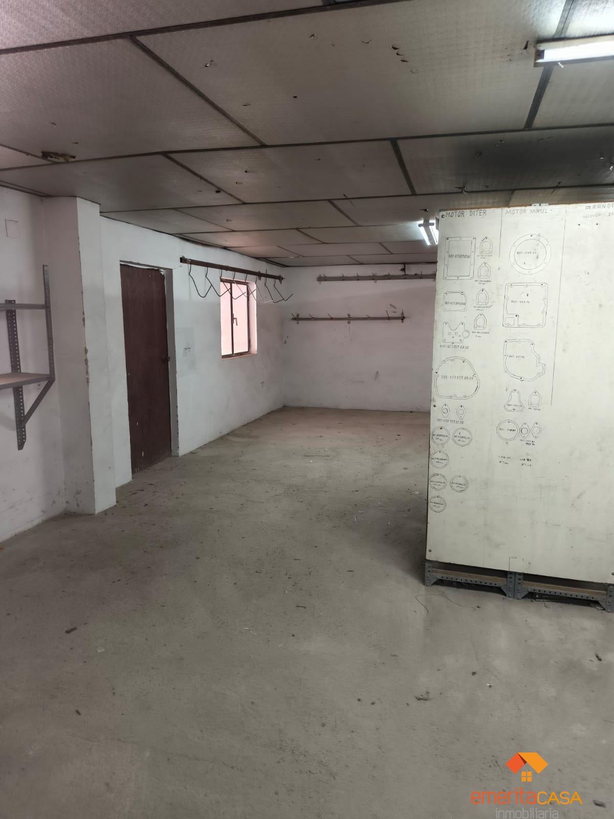 Venta de nave en Cáceres