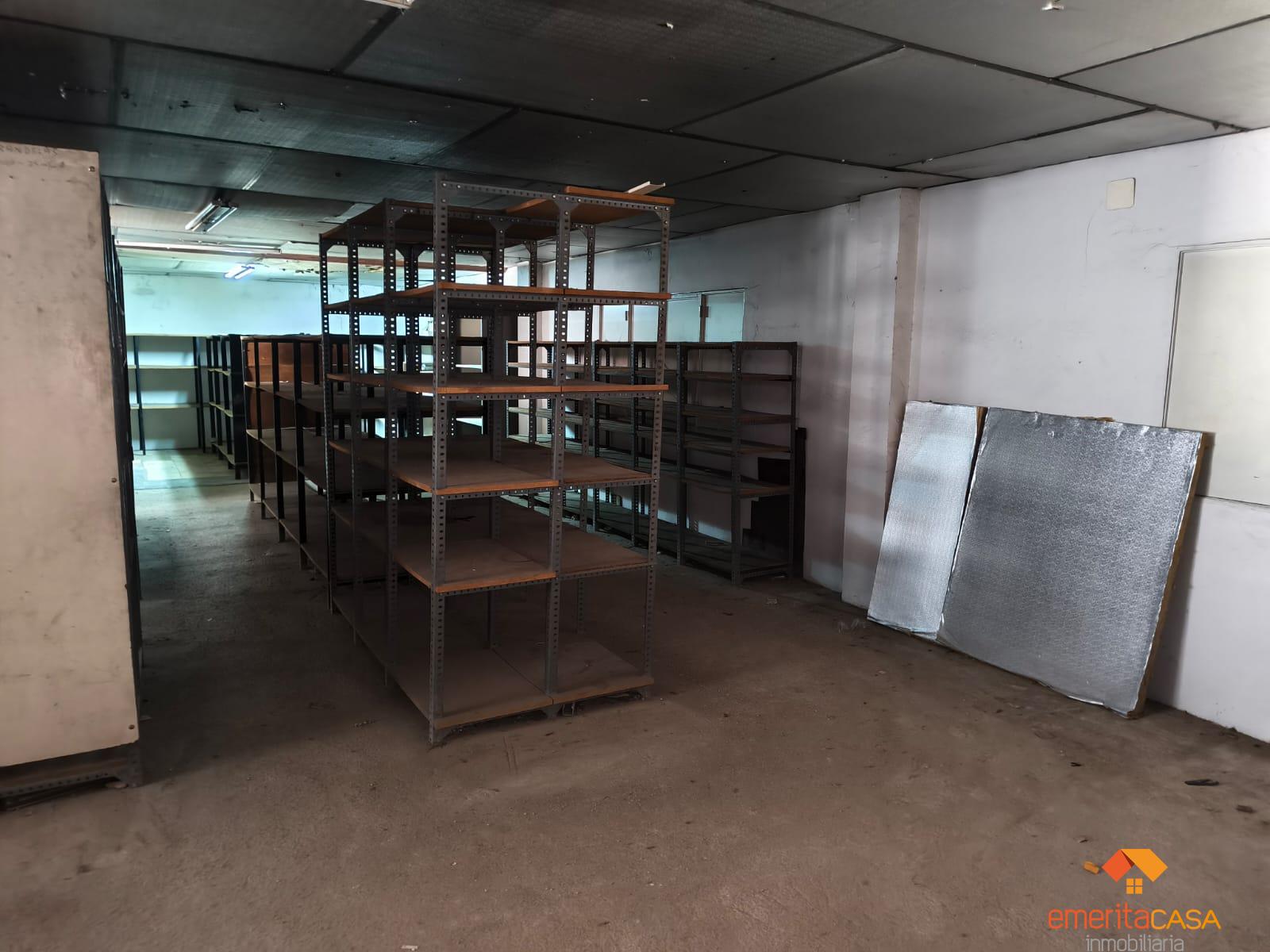 Venta de nave en Cáceres