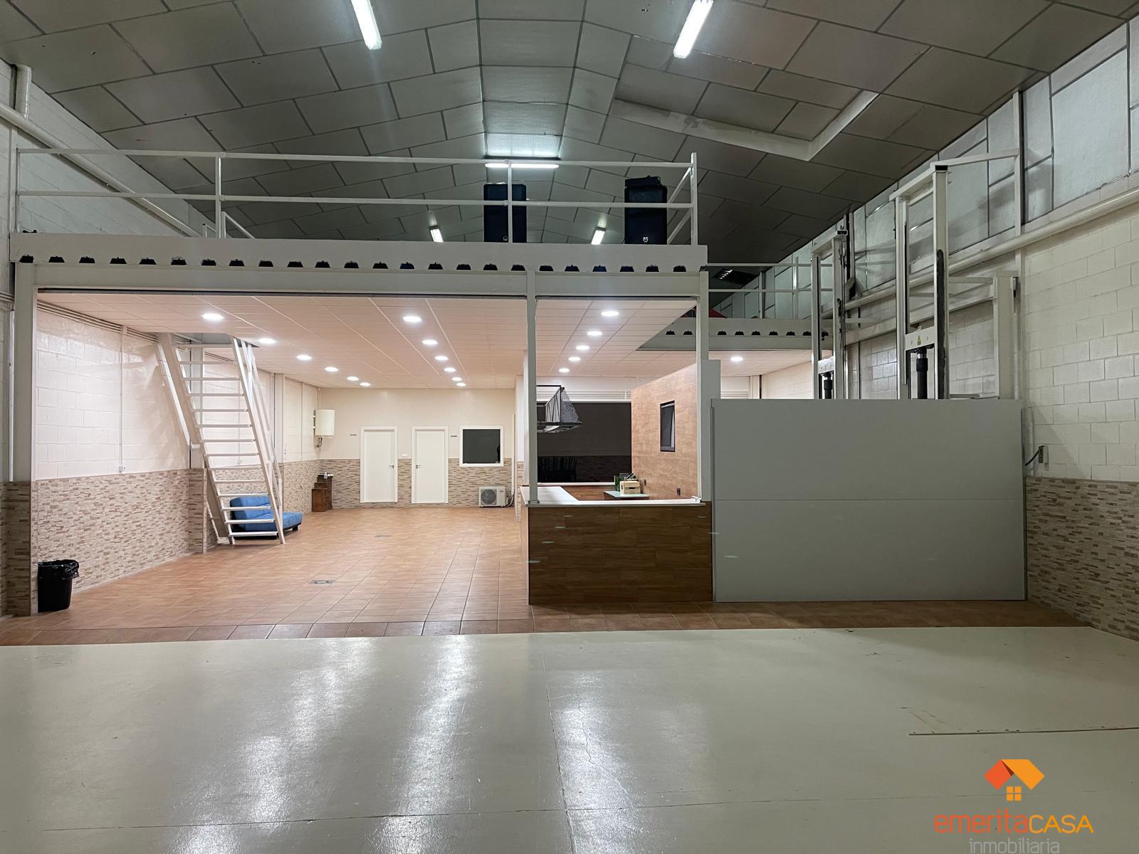 Venta de nave en Almendralejo