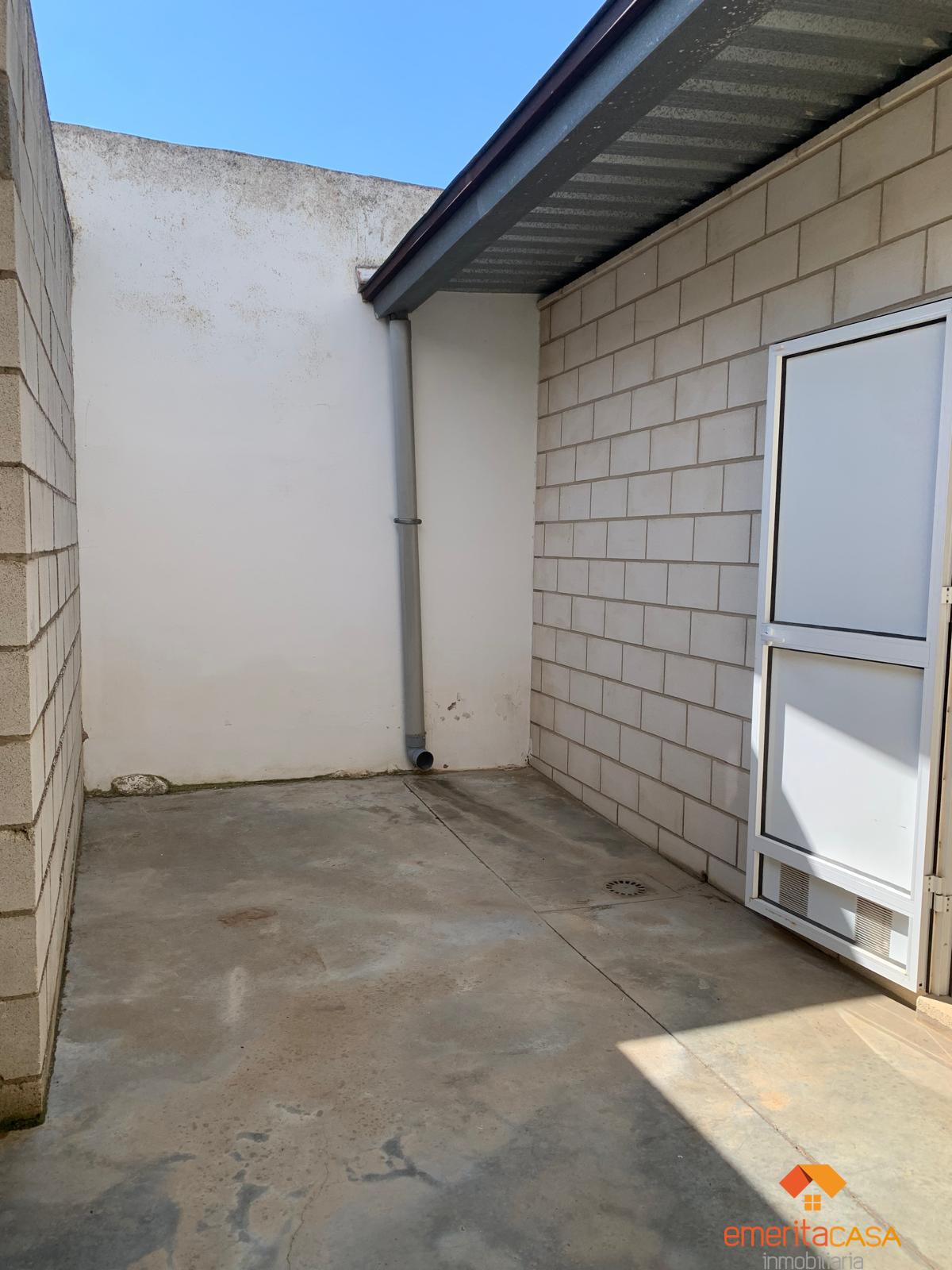 Venta de nave en Almendralejo
