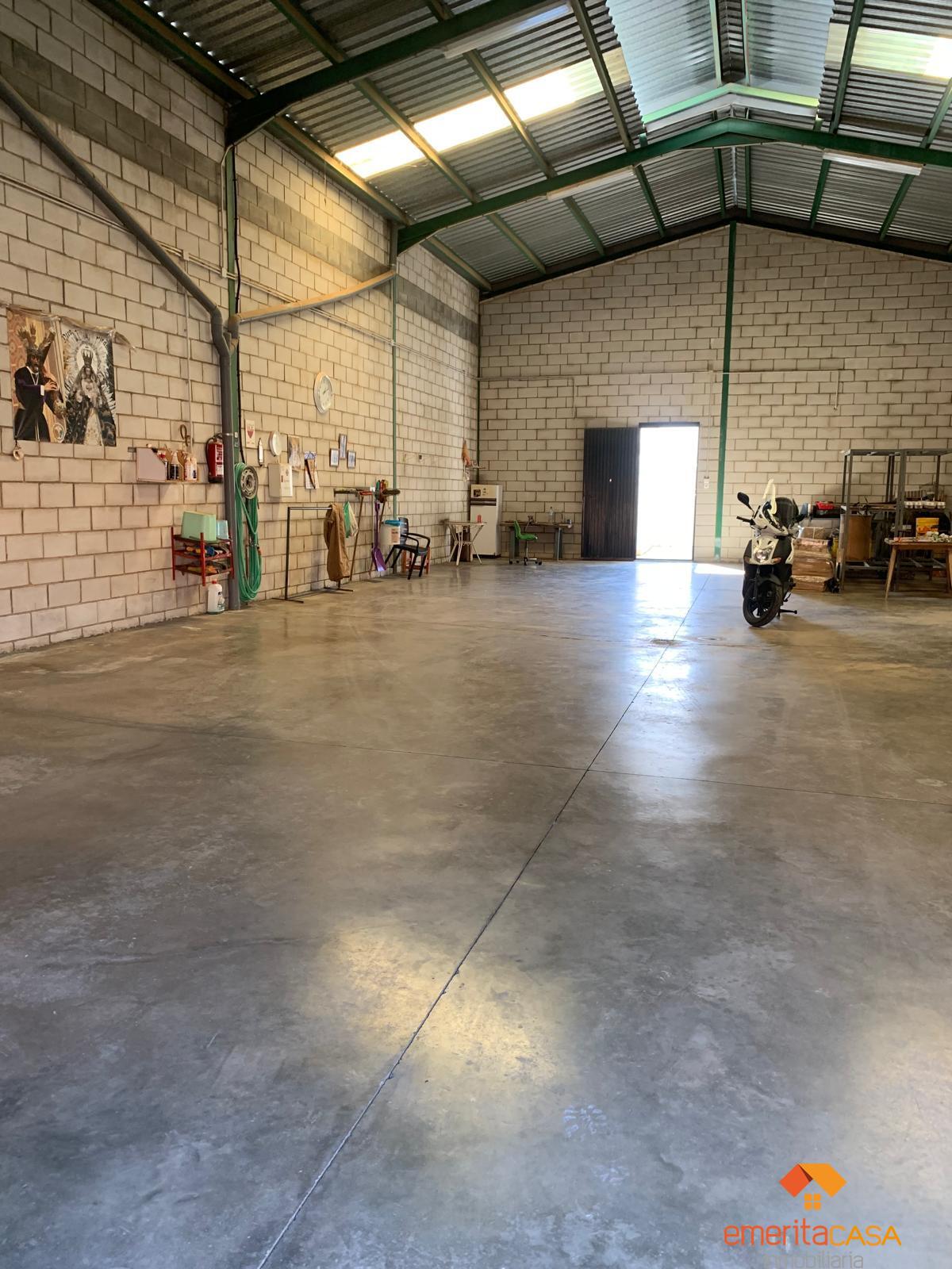 Venta de nave en Almendralejo