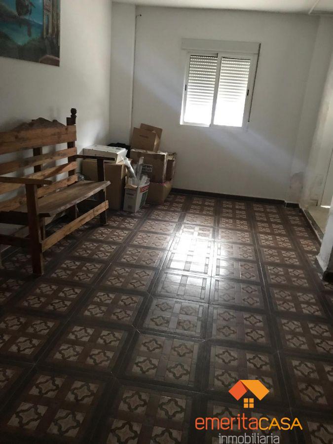 For sale of house in Mirandilla