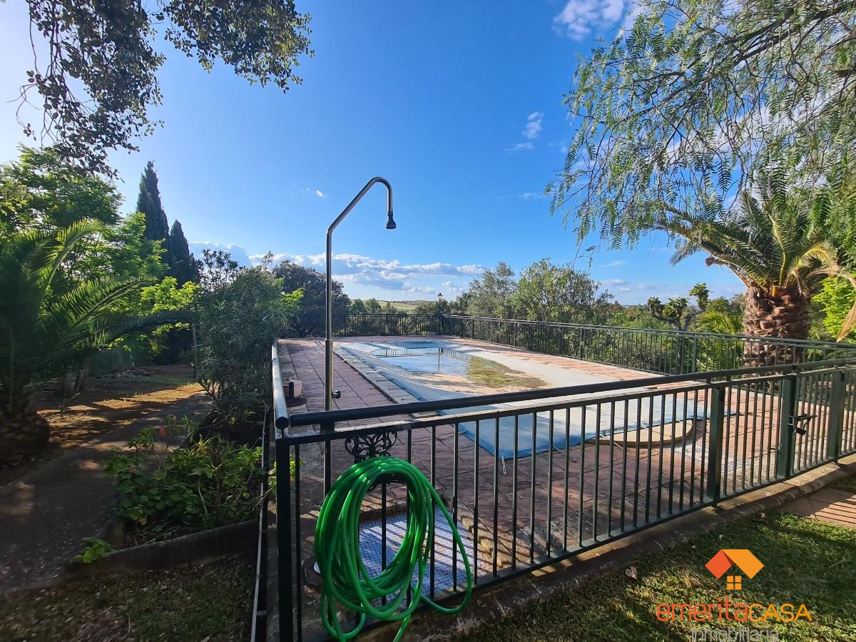 For sale of villa in Mérida