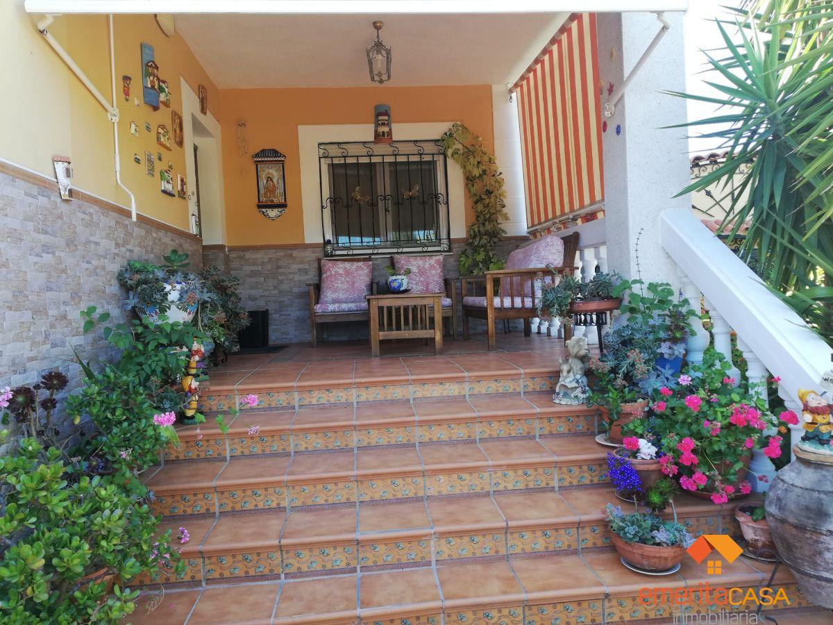 For sale of chalet in Badajoz