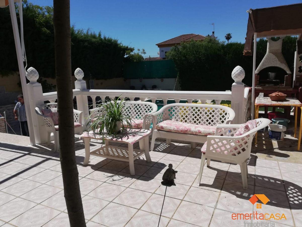 For sale of chalet in Badajoz