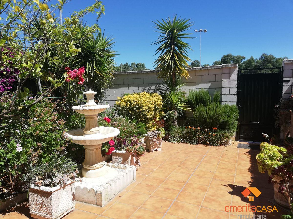 For sale of chalet in Badajoz