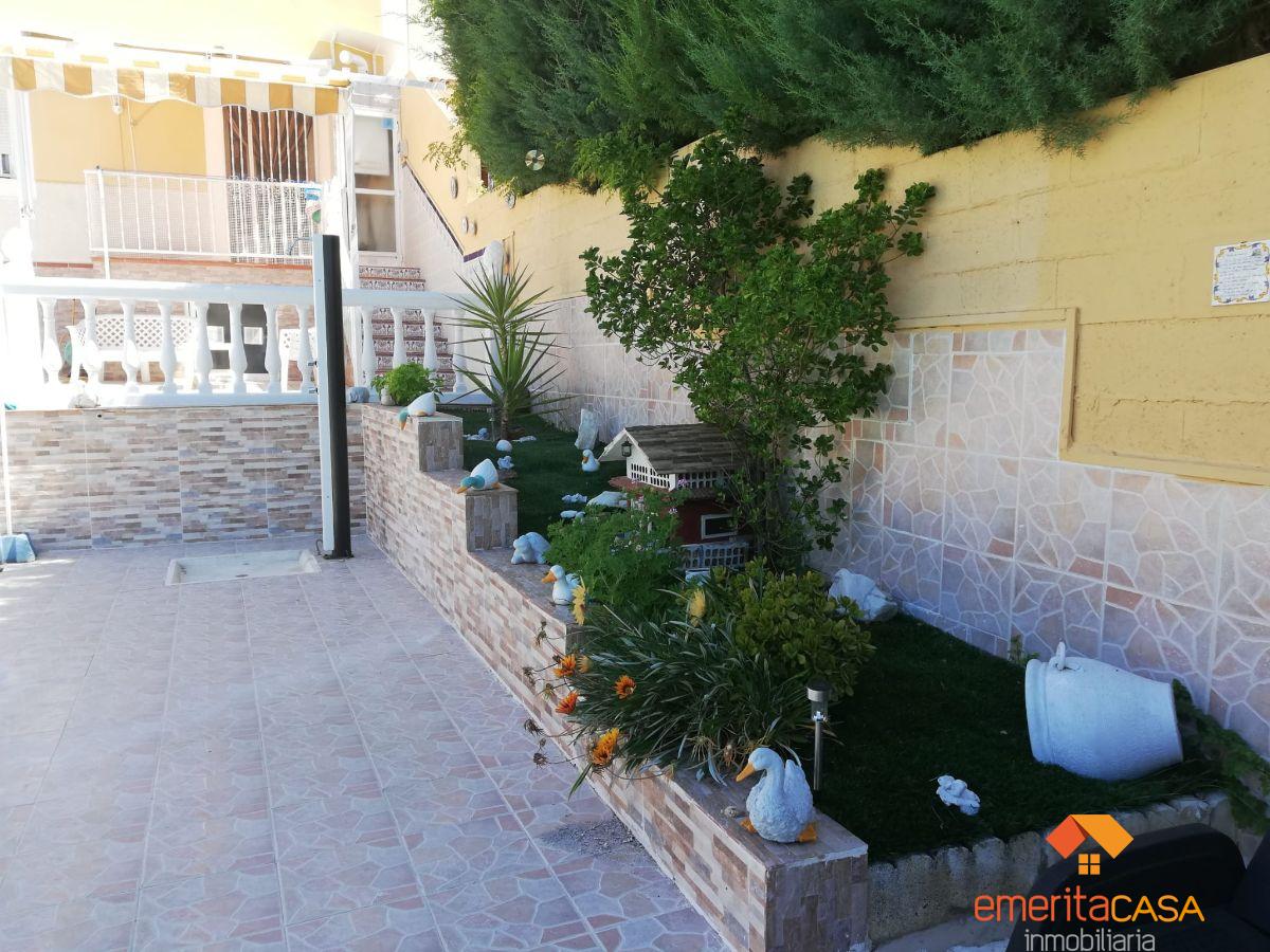 For sale of chalet in Badajoz