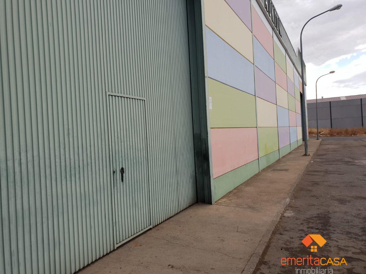For rent of industrial plant/warehouse in Arroyo de San Serván