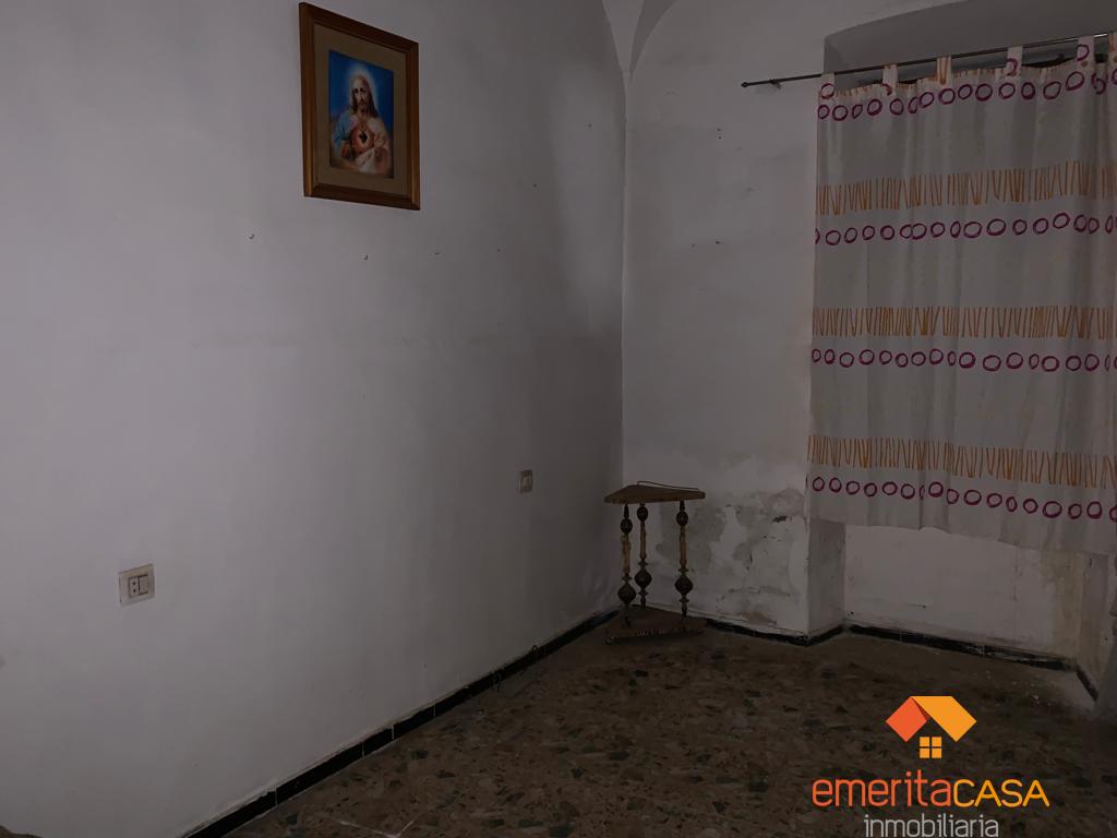 For sale of house in Villagonzalo