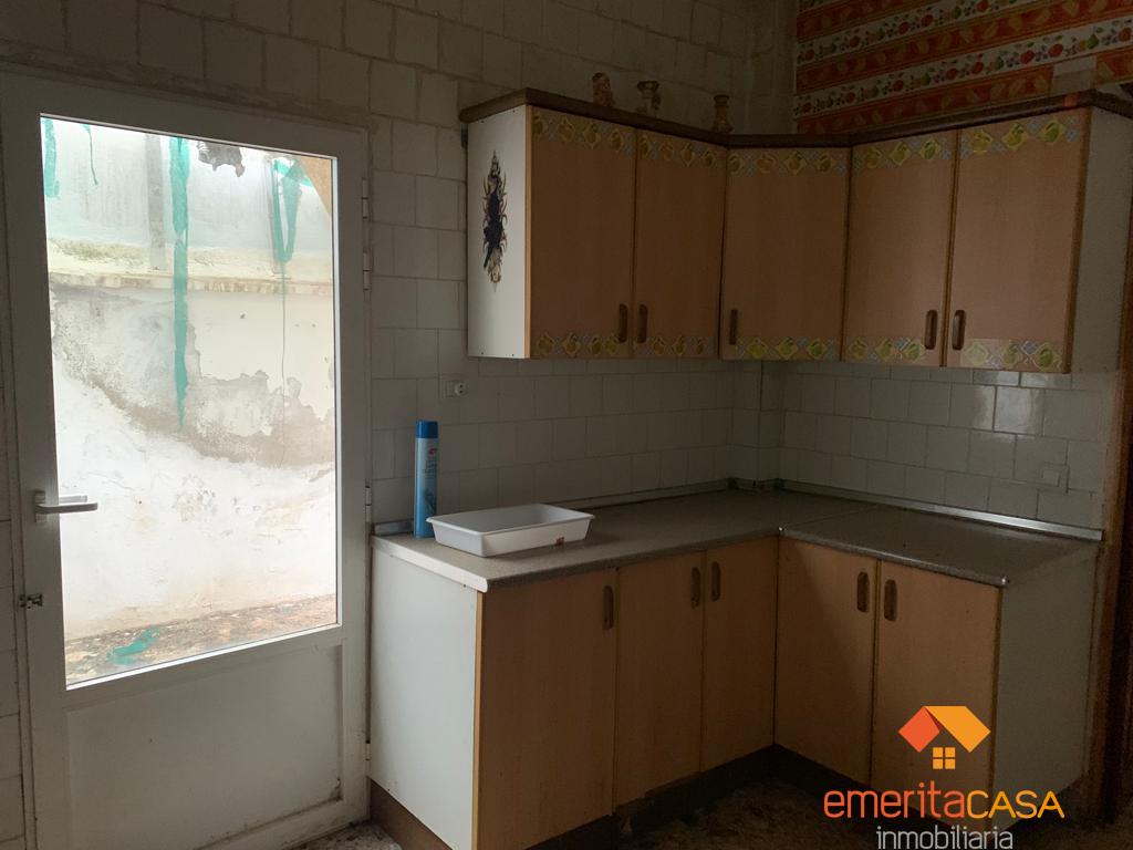 For sale of house in Villagonzalo