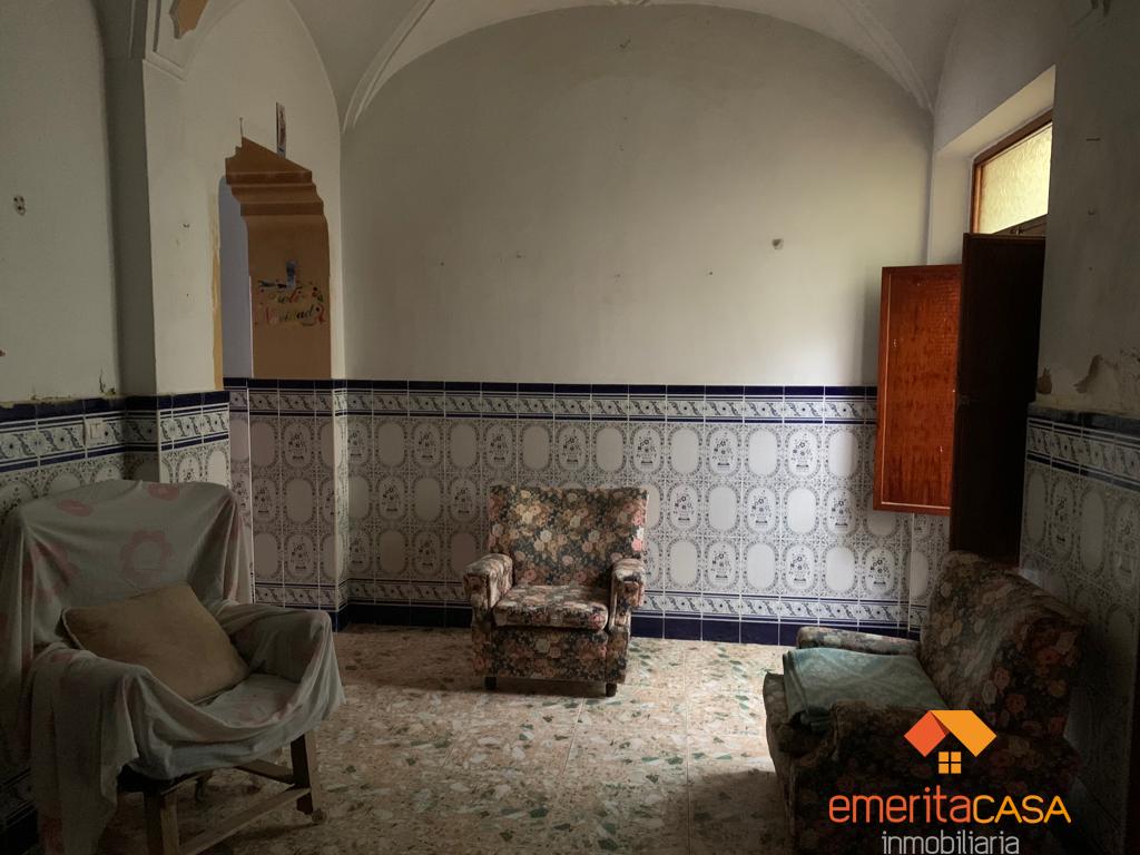 For sale of house in Villagonzalo