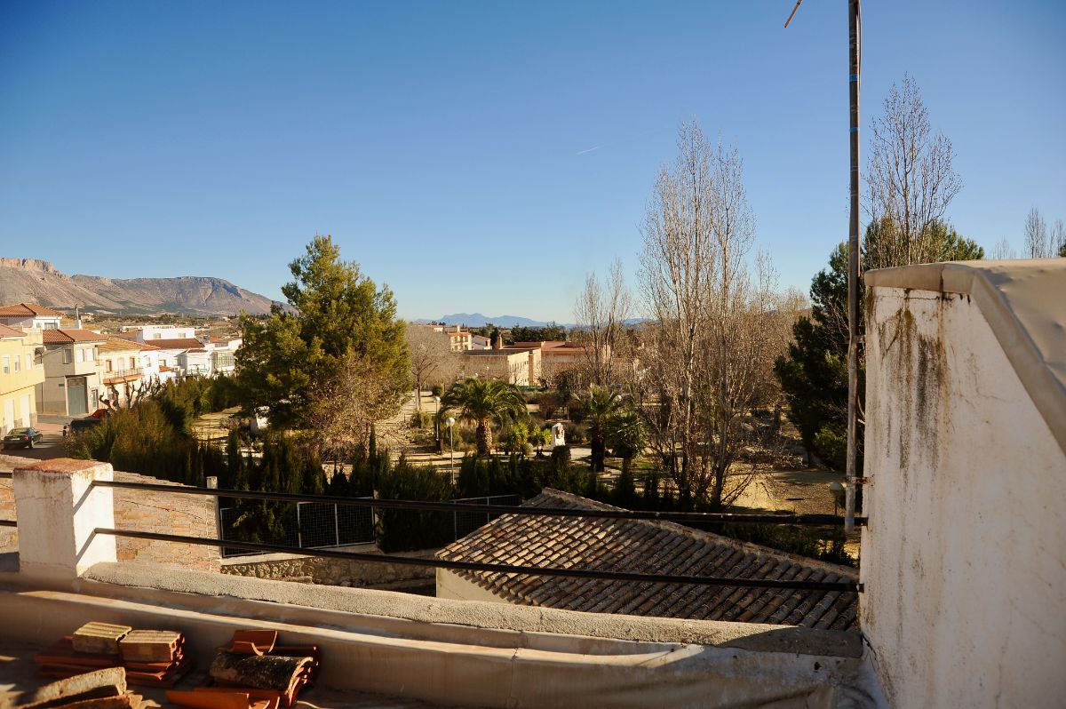 For sale of house in Vélez-Rubio