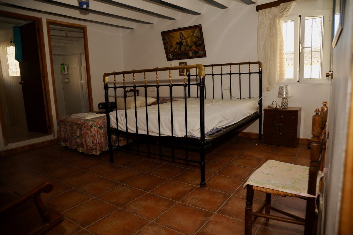 For sale of house in Vélez-Rubio