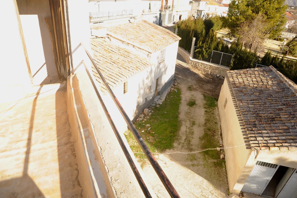 For sale of house in Vélez-Rubio