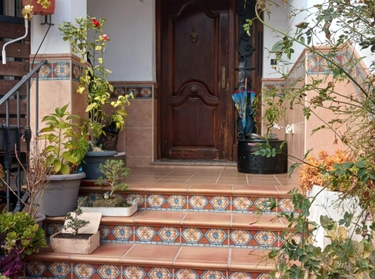 Zu verkaufen von haus in
 Almayate Bajo