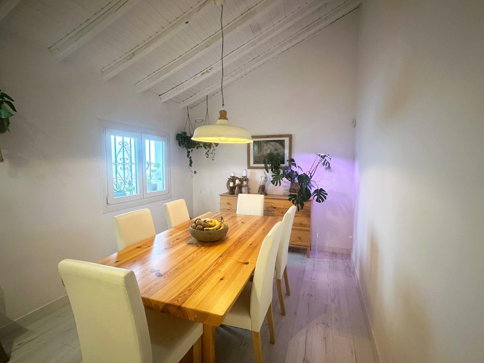 For sale of house in Alameda