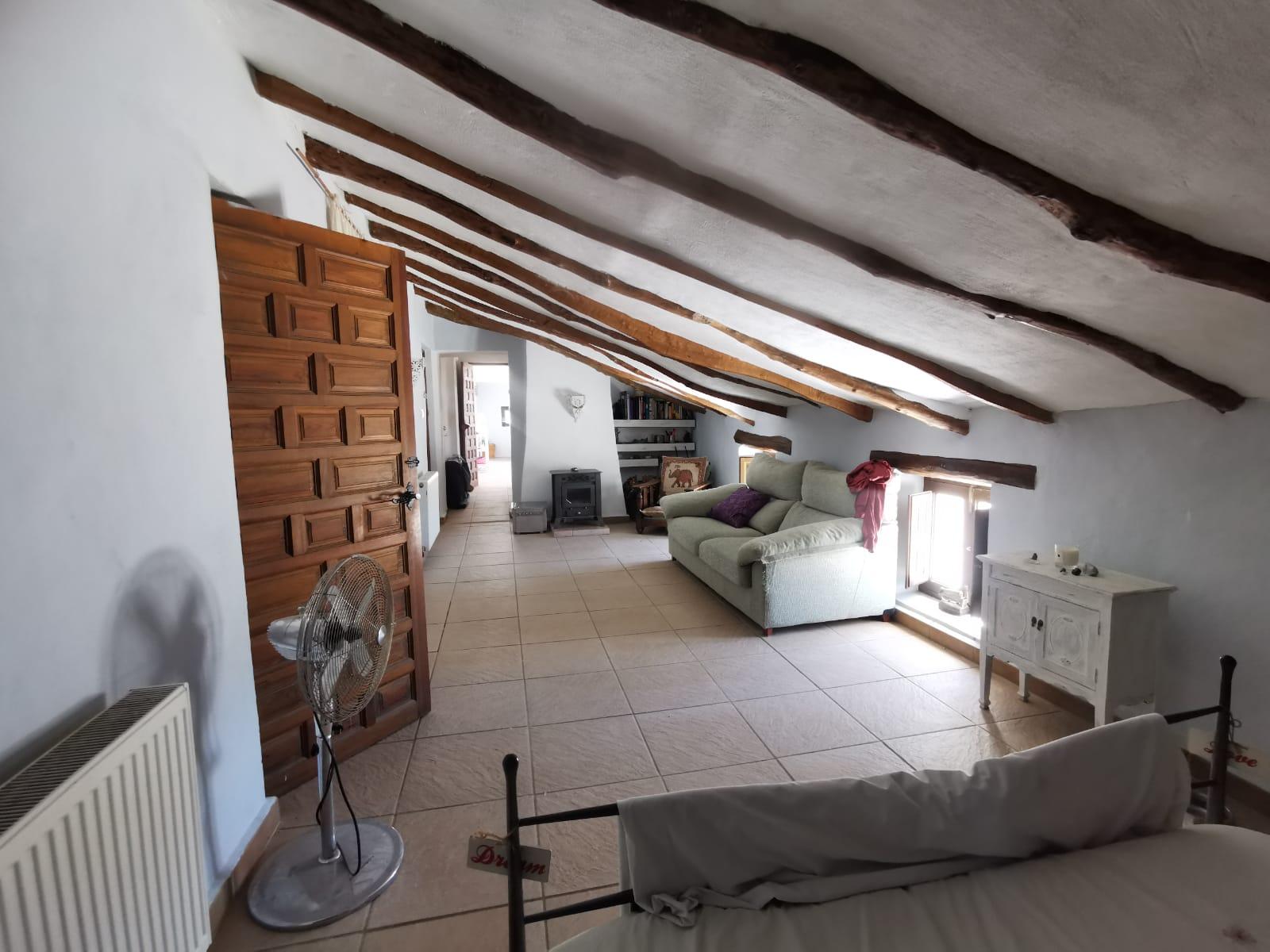 For sale of house in Oria