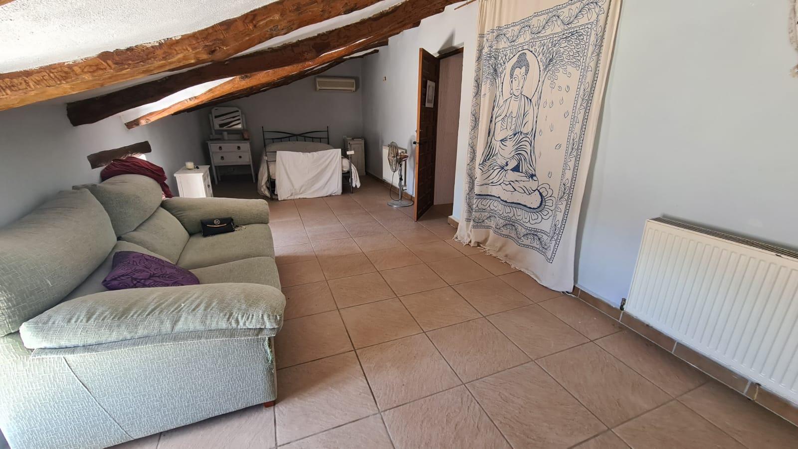 For sale of house in Oria