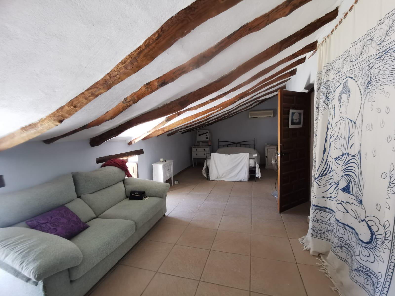 For sale of house in Oria